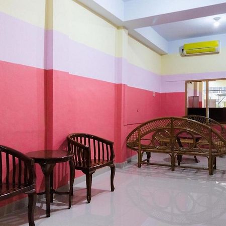 Sunggal Reddoorz Plus @ Jalan Gatot Subroto Medan מראה חיצוני תמונה