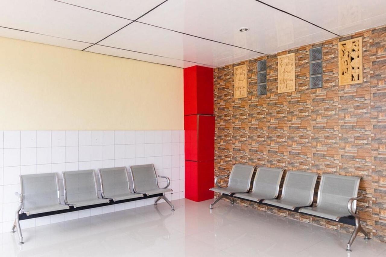 Sunggal Reddoorz Plus @ Jalan Gatot Subroto Medan מראה חיצוני תמונה